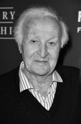 Robert Loggia