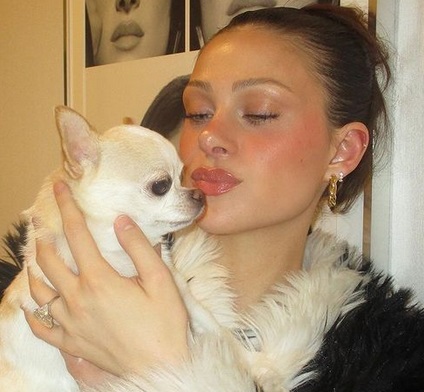 Nicola Peltz Beckham su Nala