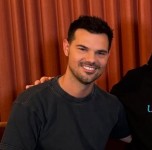 Taylor Lautner